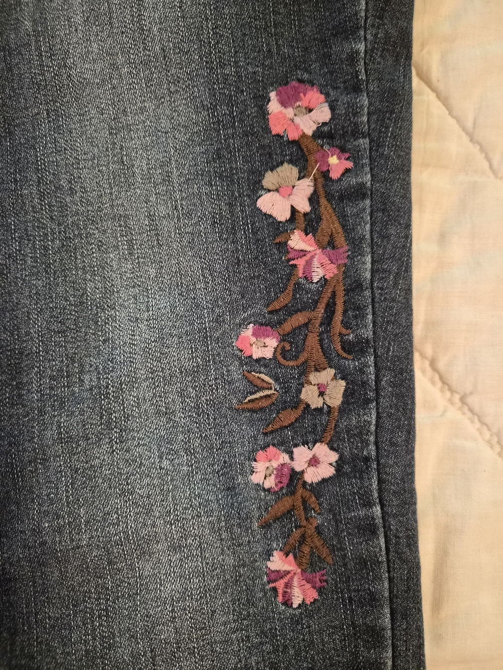 Crown & Ivy Petite Skinny- Floral Embroidered Jeans - Size 6 P - Picture 8 of 12